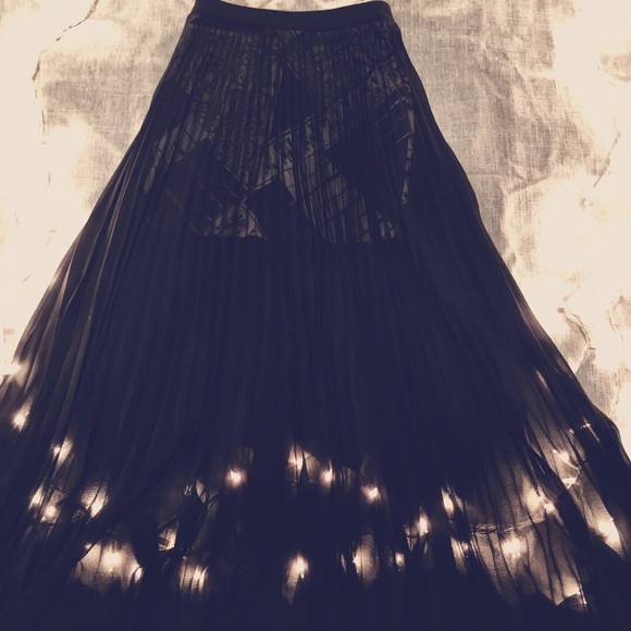 Chiffon Maxi with Slit by Guess  Size: Xs - Picture 2 of 4